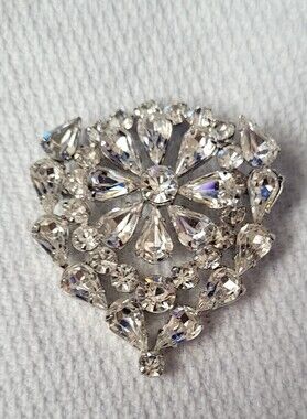 Crystal Teardrop Cluster Brooch - Clear Rhinestone Jewelry